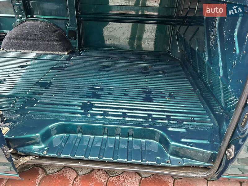 Грузовой фургон Volkswagen Transporter 2002 в Надворной