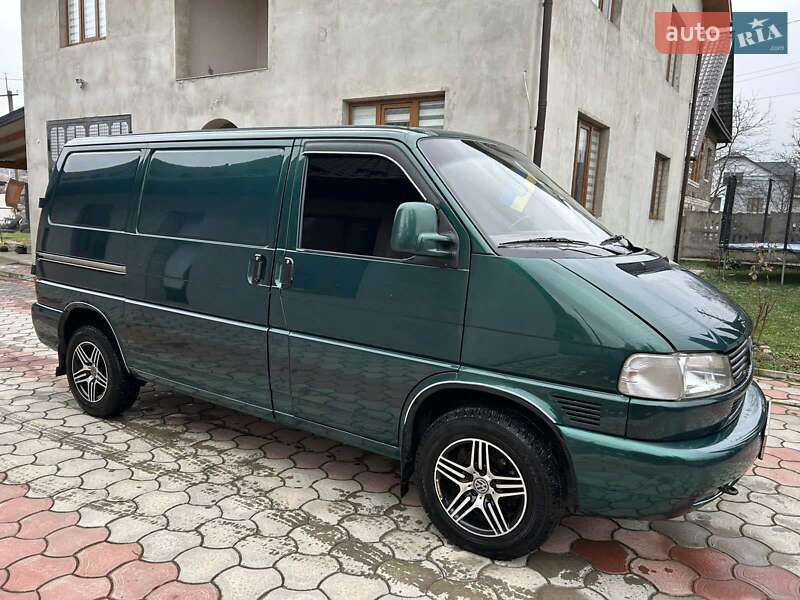 Грузовой фургон Volkswagen Transporter 2002 в Надворной