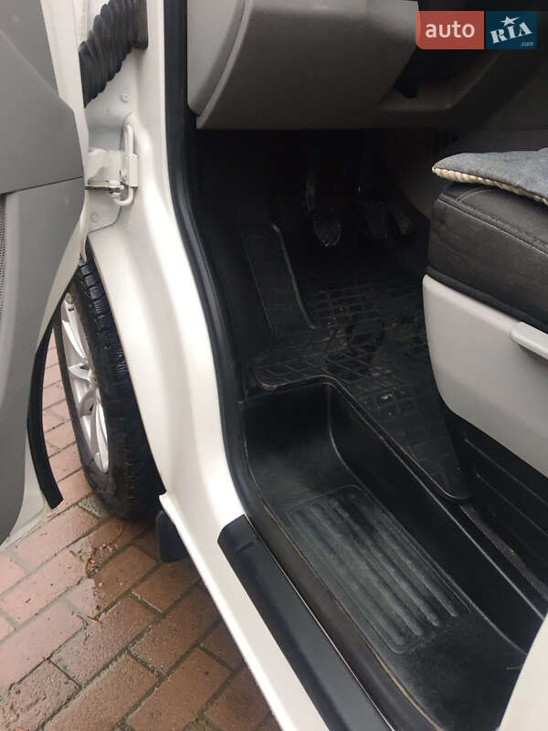 Минивэн Volkswagen Transporter 2015 в Черновцах