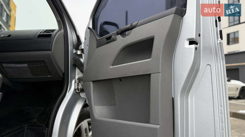 Минивэн Volkswagen Transporter 2005 в Ивано-Франковске