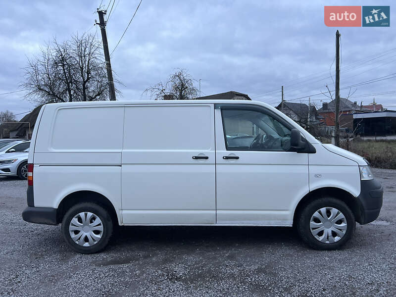 Вантажний фургон Volkswagen Transporter 2005 в Вінниці