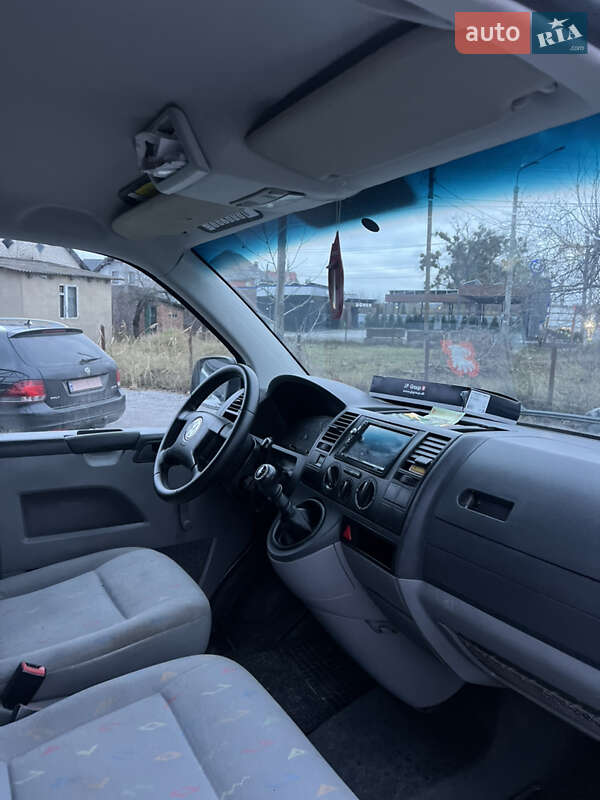 Вантажний фургон Volkswagen Transporter 2005 в Вінниці