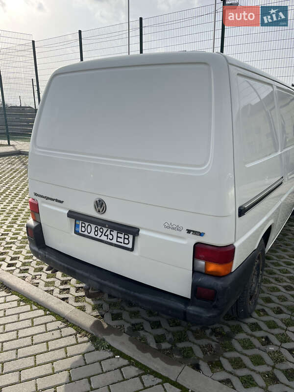 Вантажний фургон Volkswagen Transporter 2003 в Бучачі
