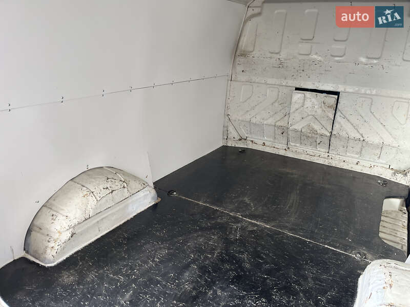 Вантажний фургон Volkswagen Transporter 2003 в Бучачі