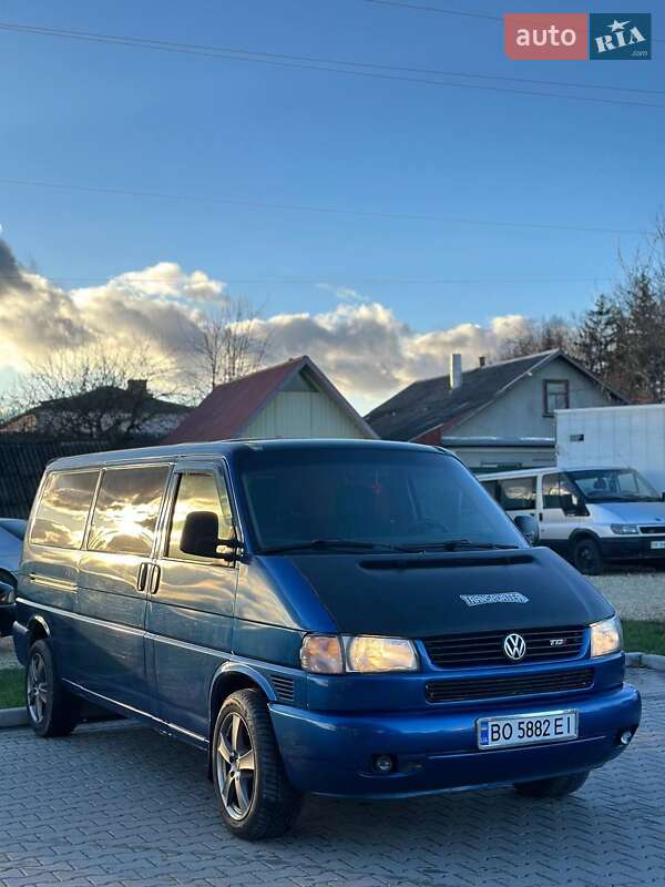 Минивэн Volkswagen Transporter 2001 в Шумске