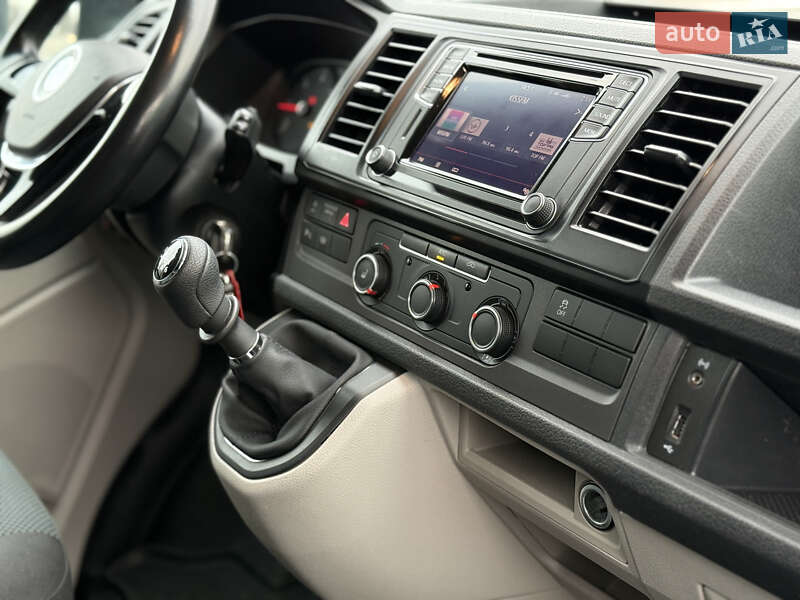 Вантажний фургон Volkswagen Transporter 2018 в Броварах