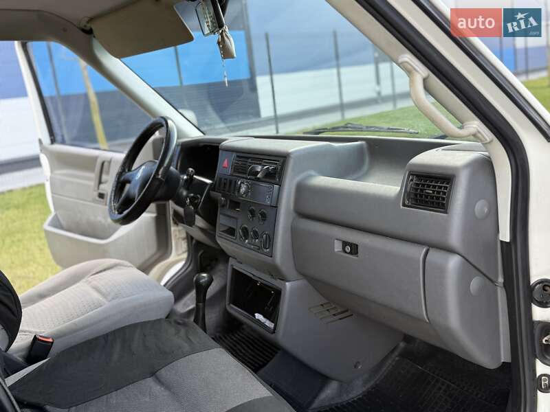 Мінівен Volkswagen Transporter 2000 в Львові