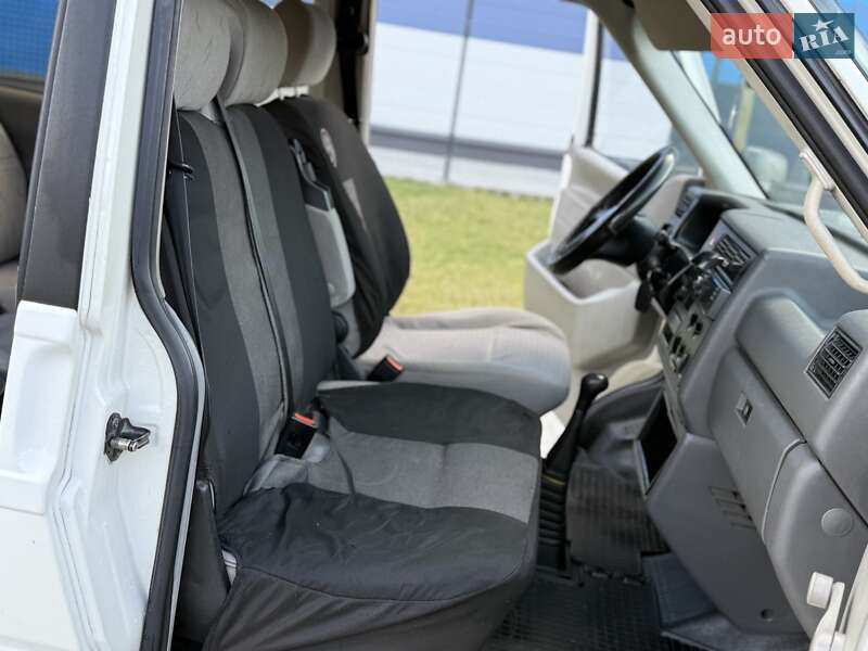 Мінівен Volkswagen Transporter 2000 в Львові