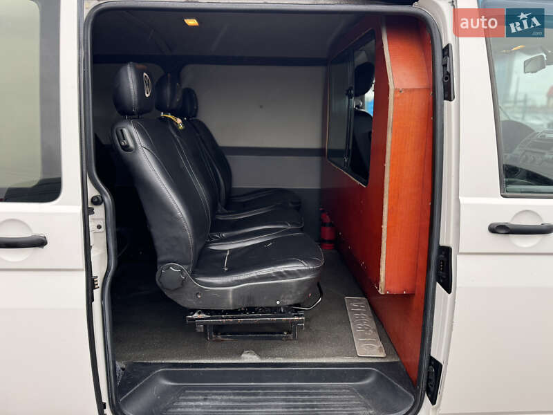 Грузовой фургон Volkswagen Transporter 2013 в Киеве