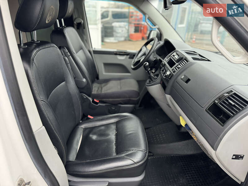 Грузовой фургон Volkswagen Transporter 2013 в Киеве