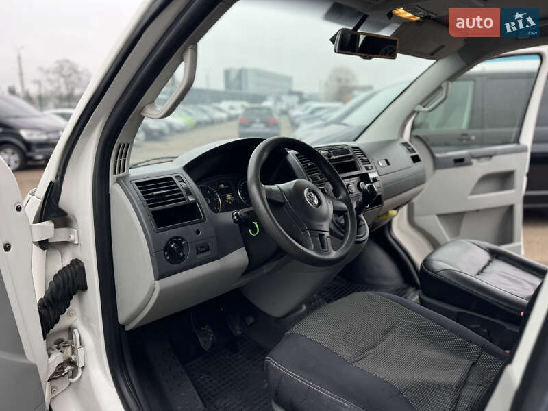 Грузовой фургон Volkswagen Transporter 2013 в Киеве