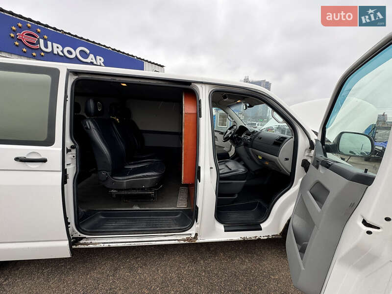 Грузовой фургон Volkswagen Transporter 2013 в Киеве