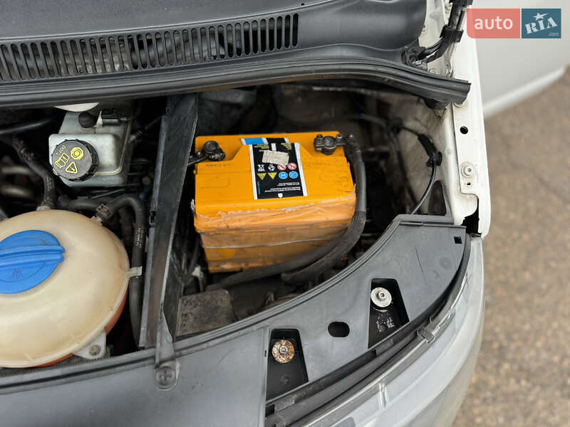 Грузовой фургон Volkswagen Transporter 2013 в Киеве