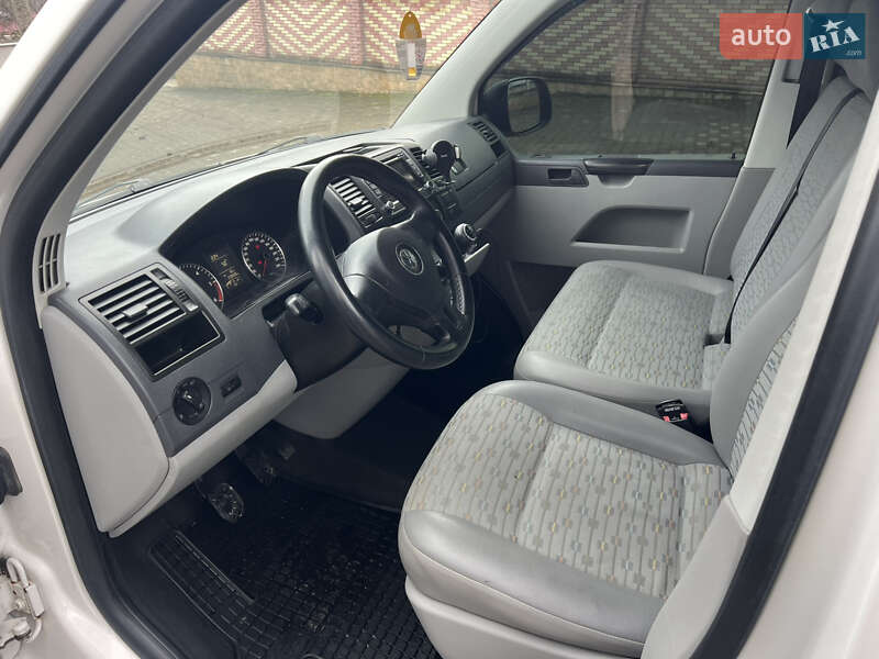 Вантажний фургон Volkswagen Transporter 2010 в Чернівцях фото 9 Вантажний фургон Volkswagen Transporter 2010 в Чернівцях