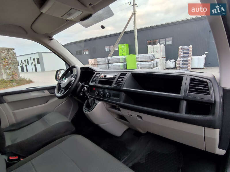 Вантажний фургон Volkswagen Transporter 2018 в Луцьку
