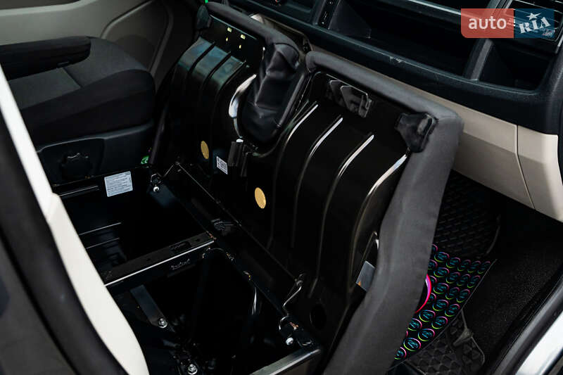 Вантажний фургон Volkswagen Transporter 2018 в Луцьку