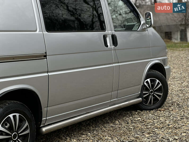 Вантажопасажирський фургон Volkswagen Transporter 2003 в Сторожинці