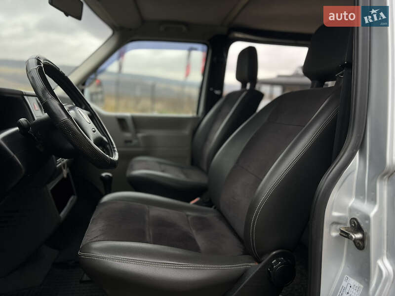 Вантажопасажирський фургон Volkswagen Transporter 2003 в Сторожинці