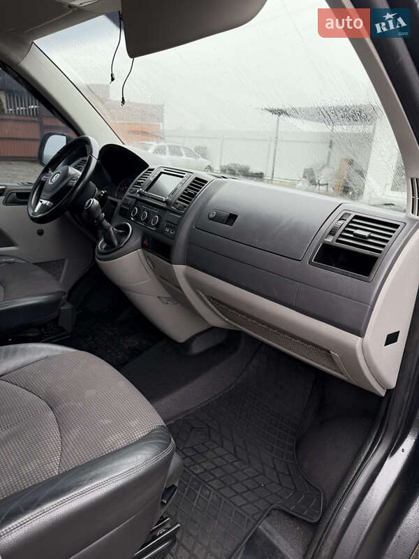 Вантажний фургон Volkswagen Transporter 2011 в Кропивницькому