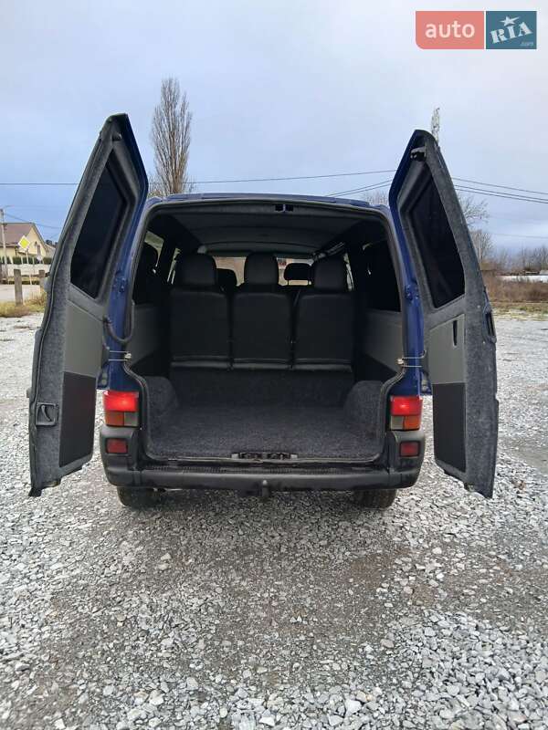 Мінівен Volkswagen Transporter 2003 в Рівному