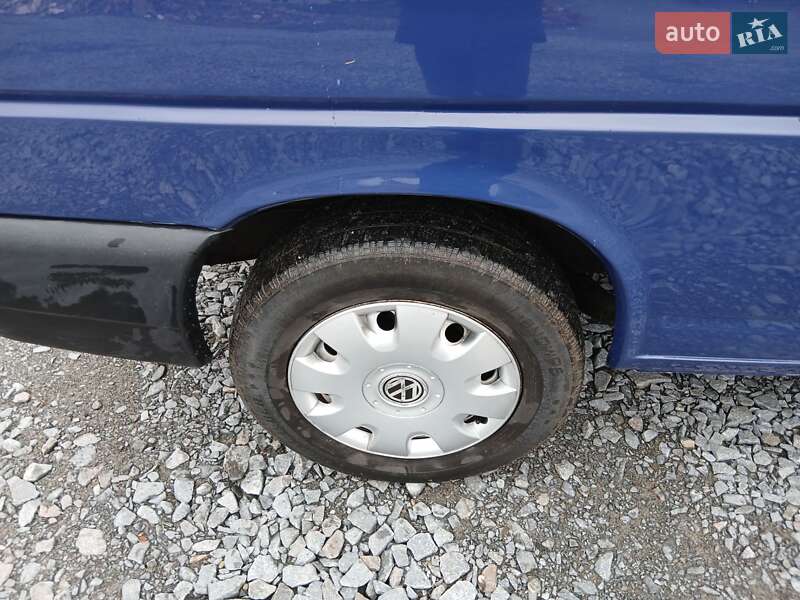 Мінівен Volkswagen Transporter 2003 в Рівному