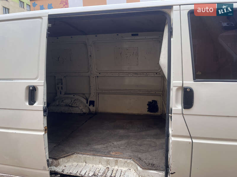 Грузовой фургон Volkswagen Transporter 1997 в Виннице