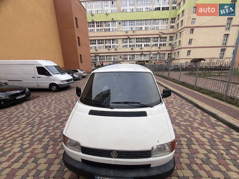 Грузовой фургон Volkswagen Transporter 1997 в Виннице