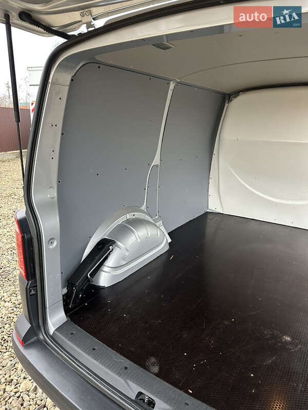 Вантажний фургон Volkswagen Transporter 2019 в Львові