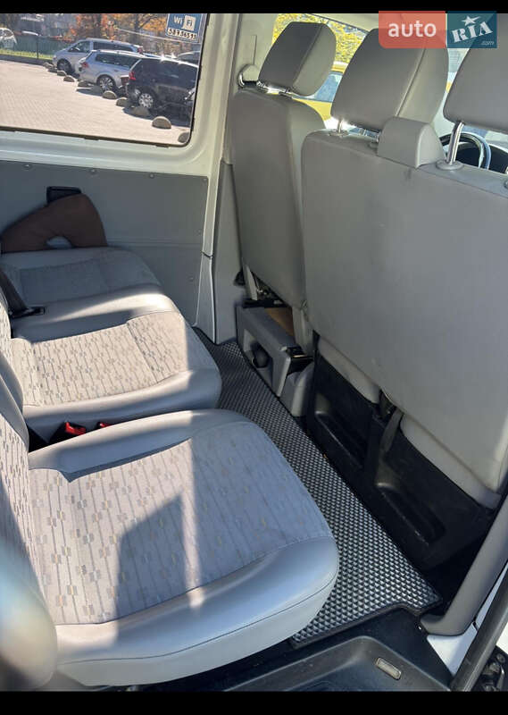 Минивэн Volkswagen Transporter 2010 в Черновцах