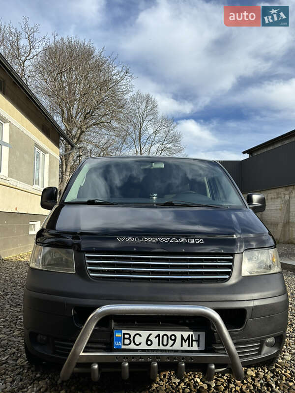 Минивэн Volkswagen Transporter 2004 в Стрые