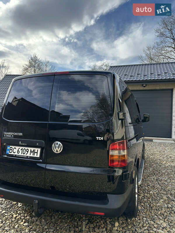 Минивэн Volkswagen Transporter 2004 в Стрые