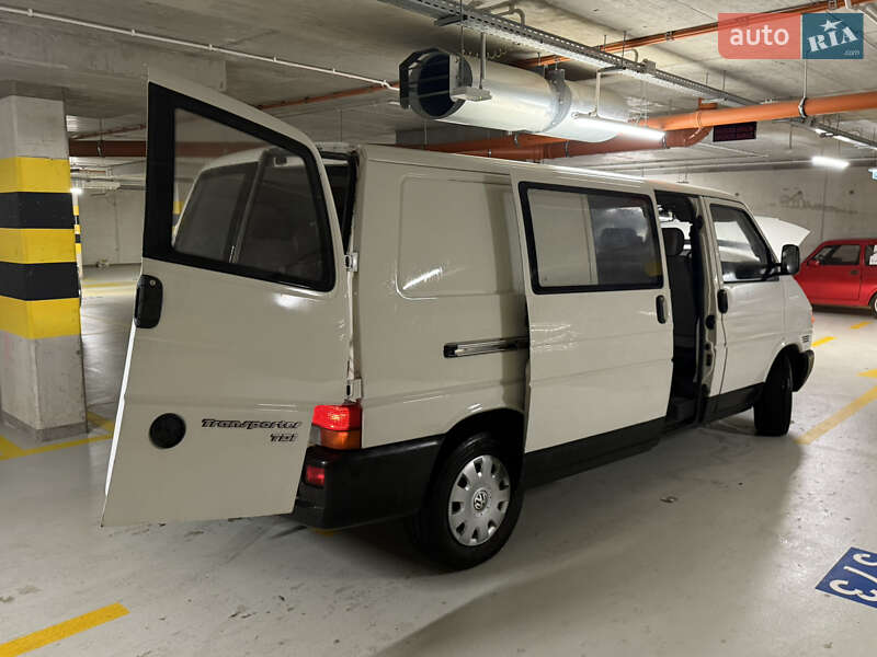 Мінівен Volkswagen Transporter 2002 в Львові