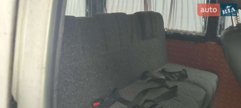 Минивэн Volkswagen Transporter 2000 в Косове