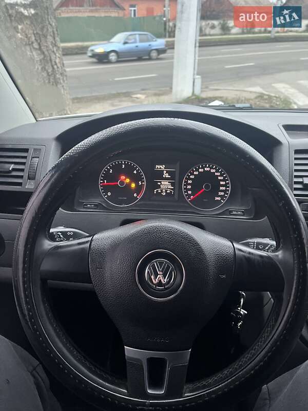 Вантажний фургон Volkswagen Transporter 2013 в Запоріжжі