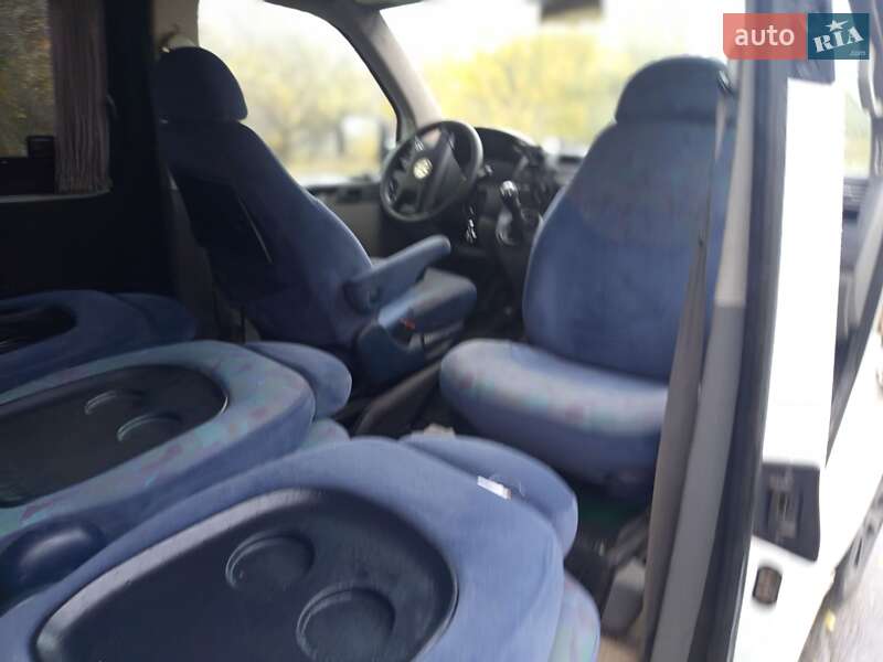 Мінівен Volkswagen Transporter 2004 в Дніпрі