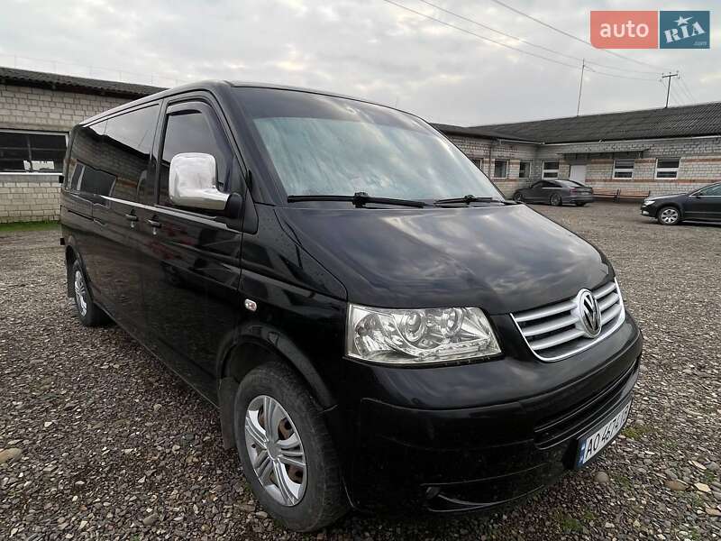 Минивэн Volkswagen Transporter 2004 в Буштыне