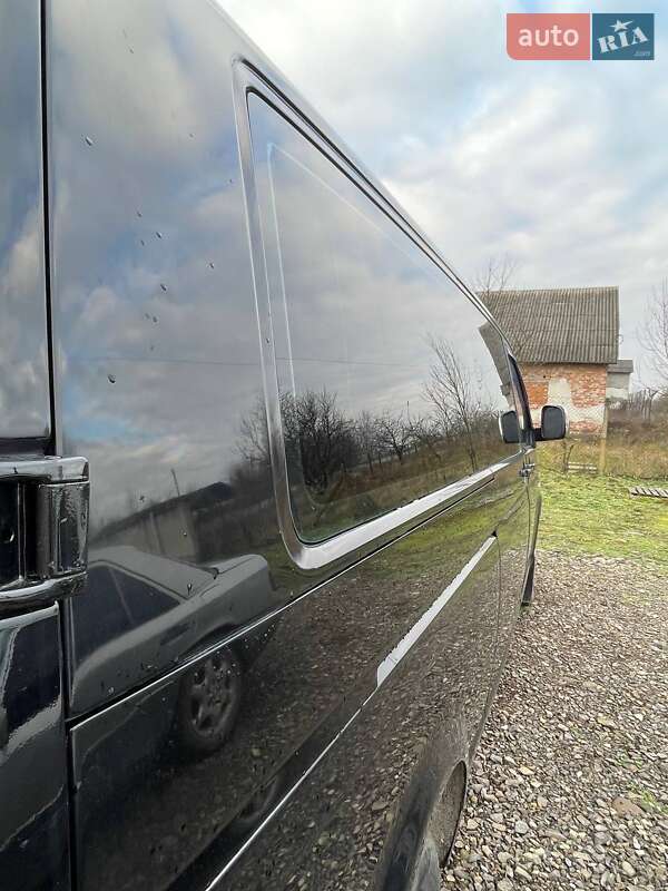 Минивэн Volkswagen Transporter 2004 в Буштыне