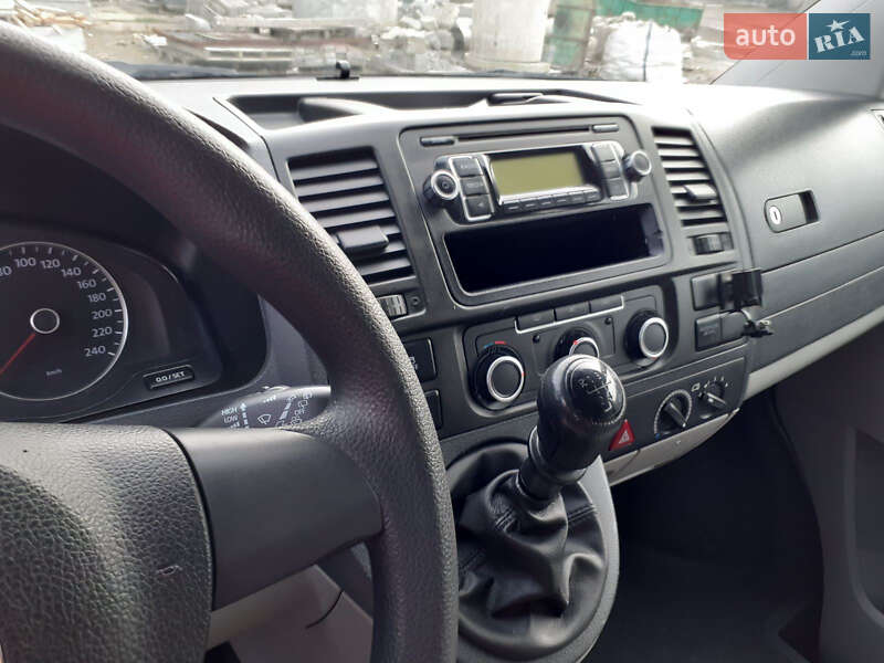 Минивэн Volkswagen Transporter 2010 в Звягеле