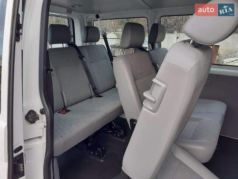 Минивэн Volkswagen Transporter 2010 в Звягеле