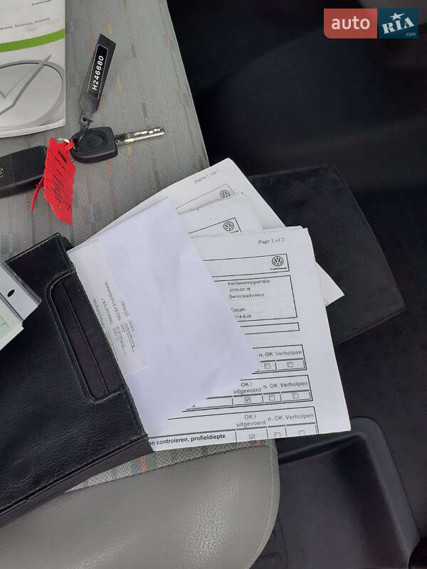 Минивэн Volkswagen Transporter 2010 в Звягеле