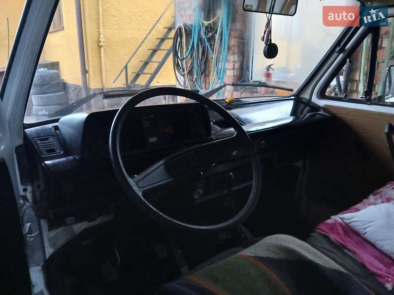 Вантажопасажирський фургон Volkswagen Transporter 1986 в Трускавці