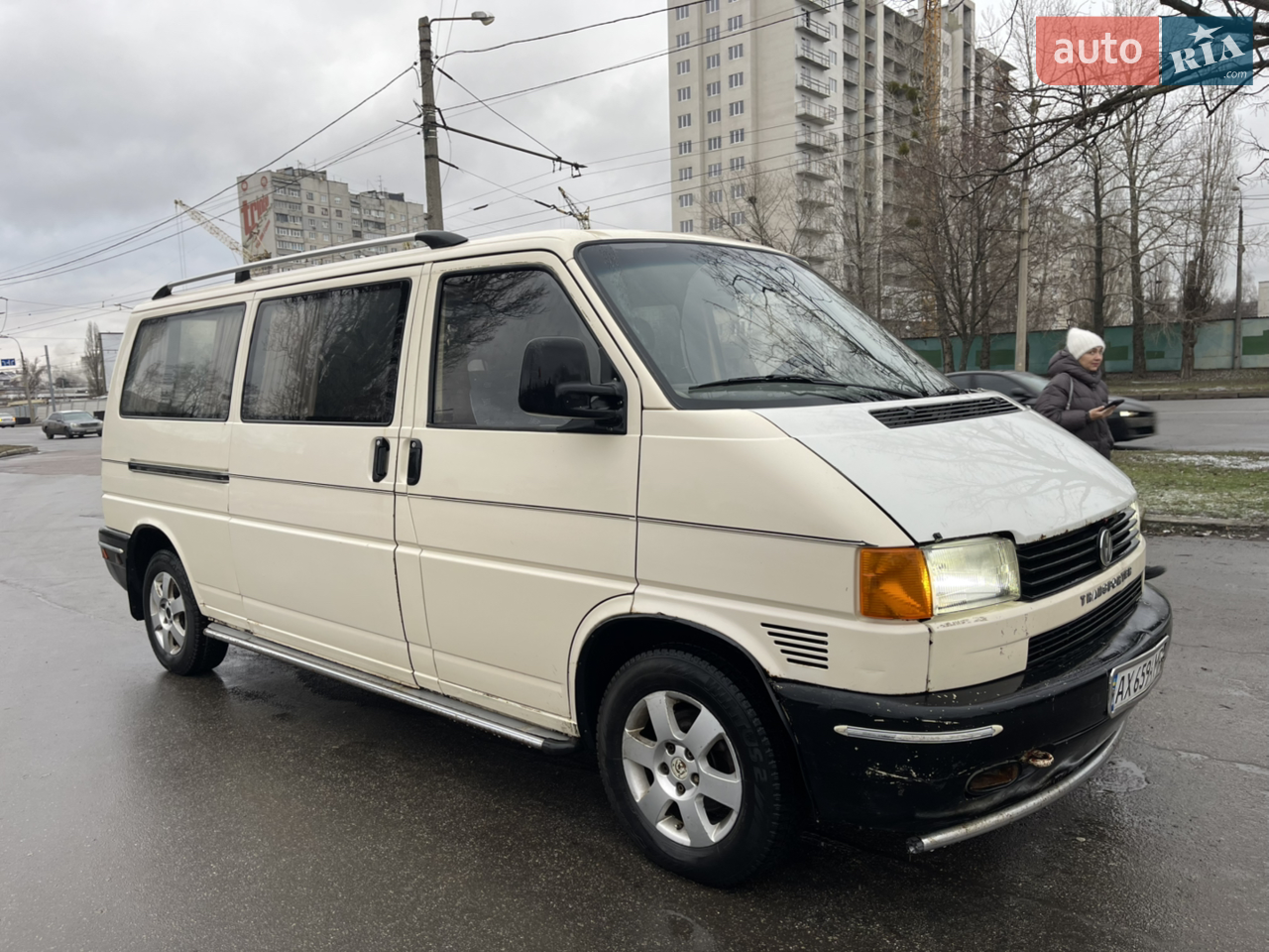 ДОВГА БАЗА (ЛОНГ). ЛЕГКОВИЙ ПАСАЖИР (8 + 1 МІСЦЕ кат. Б). ДВИГУН - 1.9 ТУРБО ДИЗЕЛЬ (ABL - ЗАВОДИТЬСЯ В БУДЬ-ЯКУ ПОГОДУ З ПІВ ОБЕРТУ). КОРОБКА - 5 СТ. ГІДРОПІДСИЛЮВАЧ КЕРМА. ЦЕНТРАЛЬНИЙ ЗАМОК. СИГНАЛІЗАЦІЯ. ЕЛ. СКЛОПІДЙОМНИКИ. СВІТЛО У ФАРАХ (LED). РЕЙЛІНГИ НА ДАХУ. ТИТАНОВІ ДИСКИ R - 15. ЗИМНЯ ГУМА. ТЕПЛИЙ САЛОН. АВТО В ВІДМІННОМУ ТЕХ. СТАНІ. З ДОКУМЕНТАМИ ПОВНИЙ ПОРЯДОК. ХАРКІВСЬКА РЕЄСТРАЦІЯ. ПЕРЕОФОРМЛЕННЯ.