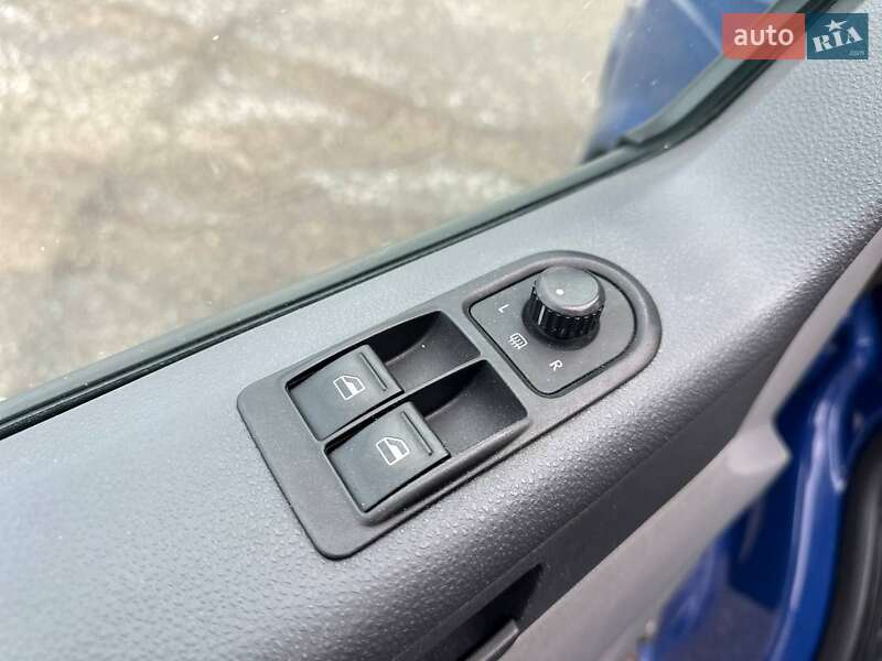 Мінівен Volkswagen Transporter 2014 в Житомирі