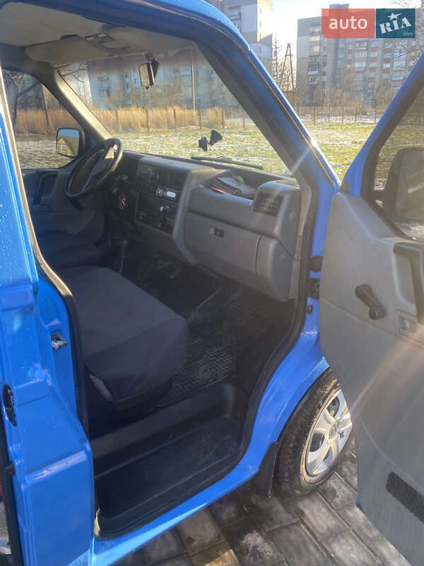 Минивэн Volkswagen Transporter 1995 в Стебнику