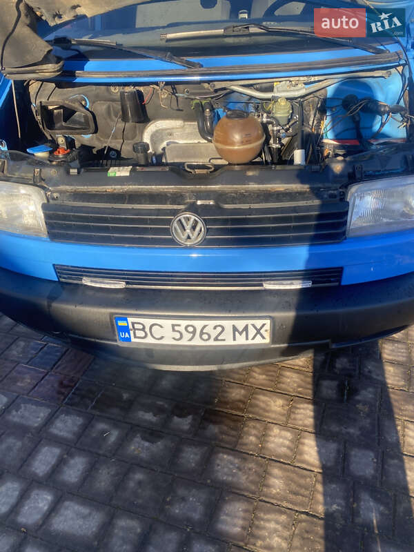Минивэн Volkswagen Transporter 1995 в Стебнику