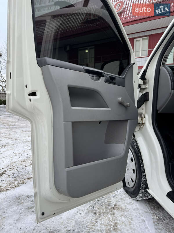 Мінівен Volkswagen Transporter 2006 в Хмельницькому