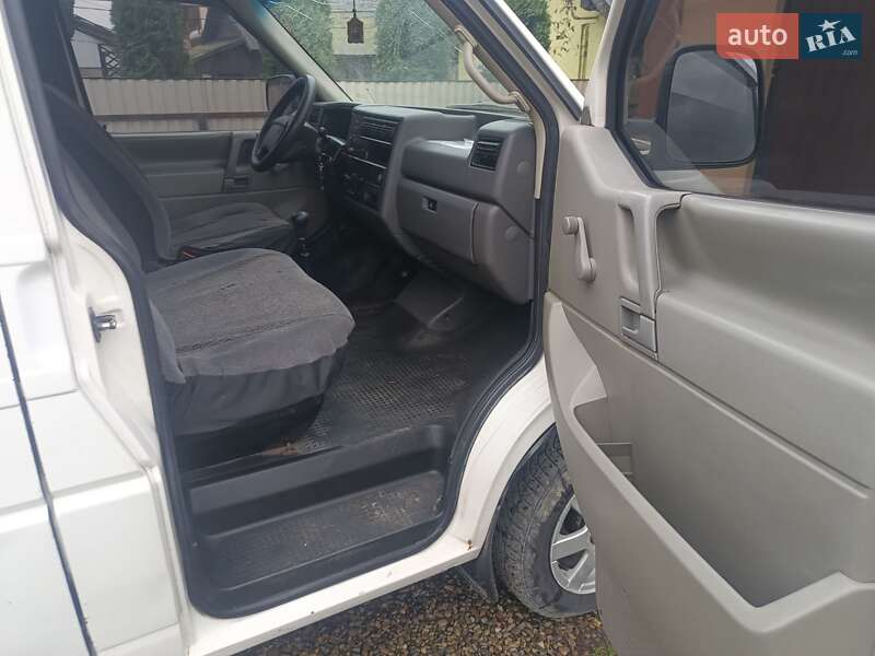 Минивэн Volkswagen Transporter 1997 в Снятине