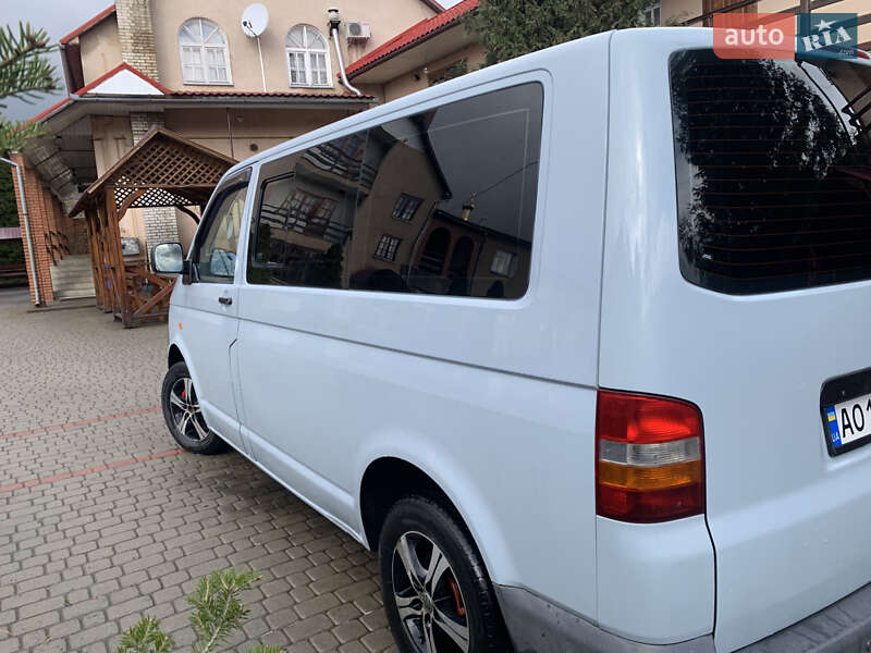 Мінівен Volkswagen Transporter 2003 в Сваляві