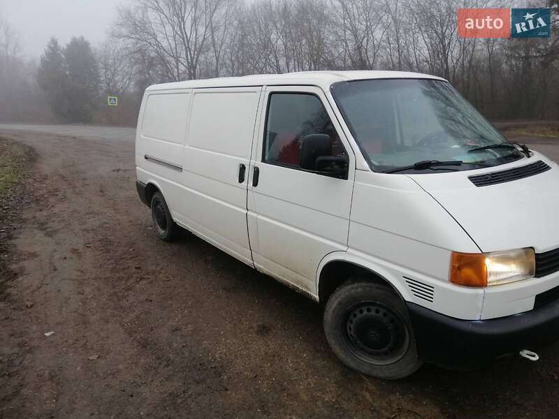 Вантажний фургон Volkswagen Transporter 2002 в Самборі