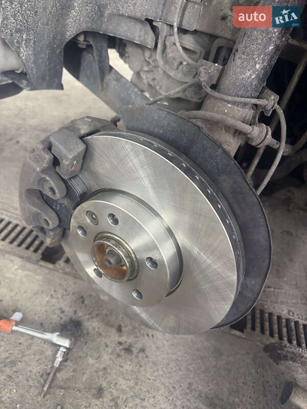 Мінівен Volkswagen Transporter 2015 в Києві